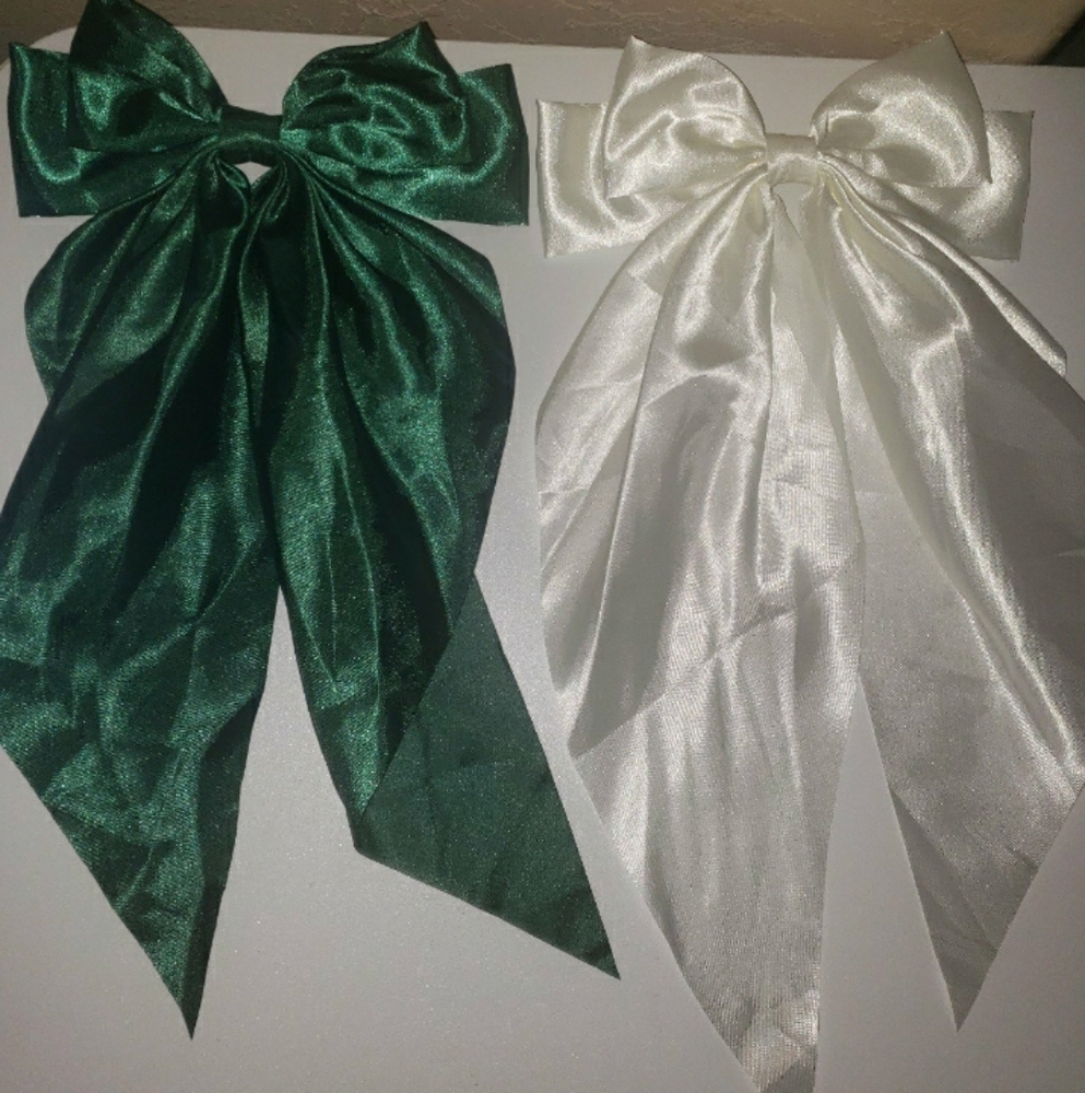 5 Chic Satin Hair Bows in Green and White